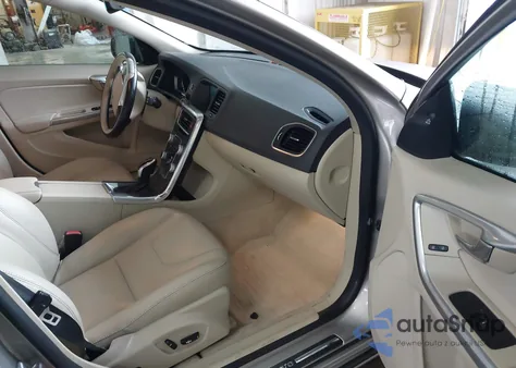 2015 Volvo V60 T5 Premier из США, поврежденный, VIN YV140MEK0F1243209